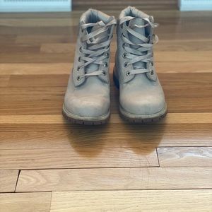 Womens size 9 timberlands
